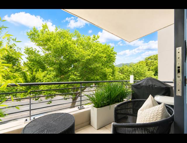 3 BEDROOM APARTMENT TO LET IN HOUT BAY CENTRAL